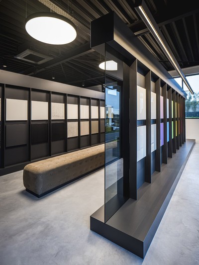 Bedrijfsvloer Jansen interieurspuiterij / Architect; François Hannes