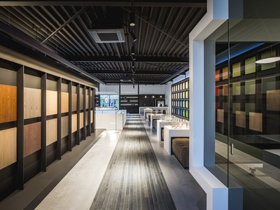 Bedrijfsvloer Jansen interieurspuiterij / Architect; François Hannes